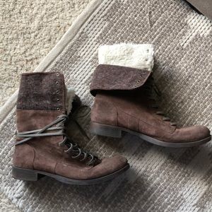 Nine West American vintage fur lined lace up boots